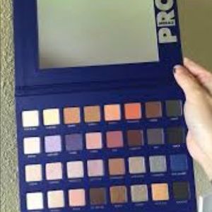 Lorac Mega Pro 2 palette